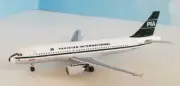 Aeroclassics AC419928 PIA Pakistan Airbus A320-200 AP-BLA Diecast 1/400 Model