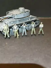 1/72 WW2 German Pro painted tank crew figures X5. Painted Resin. 3700 mdls Ofrd
