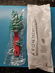 NEW 1997 Avon Advanced Techniques Cushion Brush & Christmas Tree Folding Brush