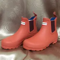 在飛比找蝦皮購物優惠-全新正品 HUNTER紅色短靴 雨靴 切爾西霧面踝靴UK3