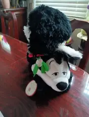 Hallmark Pepe Le Pew Under the Mistletoe Looney Toons Talking Christmas Plush