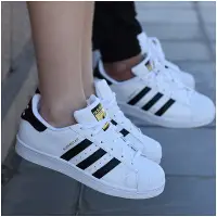 在飛比找蝦皮購物優惠-adidas 愛迪達 三葉草男鞋女鞋情侶運動小白鞋金標貝殼頭