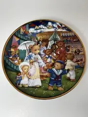 1991 Franklin Mint “Teddy Bear Fair” Vintage Heirloom Plate w/ Foam Storage