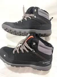 在飛比找Yahoo!奇摩拍賣優惠-迪卡儂 女生黑色 雪靴 EU42號 鞋墊實量28公分 外出步