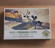 BACHMANN HO SCALE DUAL CROSSING GATES W/9" STRAIGHT TRACK TRAIN PLUS ROAD NEW