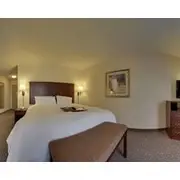 Hampton Inn & Suites West Bend
