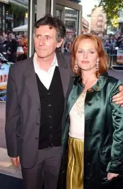 Gabriel Byrne Miranda Richardson arrive Wah Wah UK premiere Odeon - Old Photo 1
