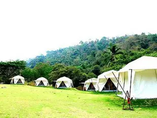 考特奇芙野營度假村與野生動物園Khao Kheaw Es Ta Te Camping Resort & Safari