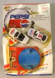 GOLDEN WHEEL PEPSI TEAM PETER COMLIA 1/64 DIECAST CARS & TURN BASE ON CARD