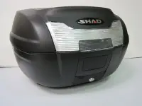 在飛比找Yahoo!奇摩拍賣優惠-【箱架屋】SHAD SH-40 SH40 漢堡箱  機車後行