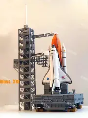 1:400 Space Shuttle Discovery with Launcher Platform Painted Model Collection
