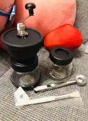 NEW Manual Coffee Bean Grinder with Ceramic Burr Hand Coffee Grinder Mill Small