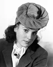 ACTRESS MAUREEN O'HARA - 8X10 PUBLICITY PHOTO (ZY-001)