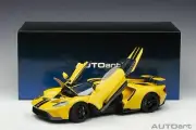 AUTOART 2017 FORD GT LIQUID YELLOW/BLACK STRIPES 1:18 Scale*Brand New!*NICE!!