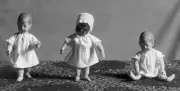K�the Kruse dolls in dress and with movable limbsPhotograph At- 1910 Old Photo