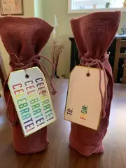 Burlap Wine Gift Bags, 10Pcs Burgundy Drawstring Wine Bottle Bag with Gift Tags