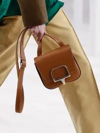 在飛比找Yahoo!奇摩拍賣優惠-Hermes 愛馬仕 Hermès Della Cavall