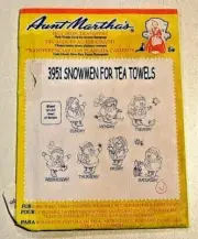 VINTAGE Aunt Martha's Hot Iron On Transfers #3951 - Snowmen For Tea Towels - NEW