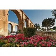 Save 10.00%! Private 4-hour Walking Tour of Valletta with official tour guide