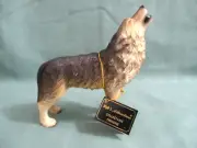 Conversation Concepts "Life's Attraction" Gray Howling Timber Wolf Figure