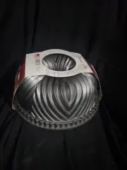 NORDIC WARE PLATINUM SERIES BAVARIA BUNDT PAN NEW