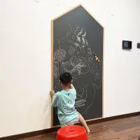 在飛比找Yahoo!奇摩拍賣優惠-兒童畫板房子造型黑板墻掛式落地小黑板教學家用寶寶無塵涂鴉板寫