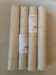 JACLYN SMITH textured cream/gold wallpaper by TREND. Art Deco geometric print.