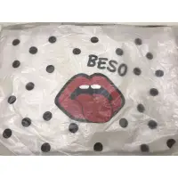 在飛比找蝦皮購物優惠-BESO 嘴唇造型帆布手提包