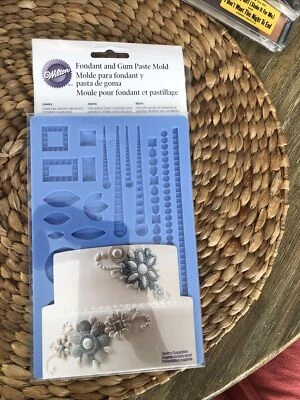 Wilton Fondant and Gum Paste Mold - Floral Designs NEW Cakes Poly Clay & More
