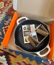 Le Creuset Signature Cast Iron 9.75 Inch Round Deep Grill Pan, Meringue NIB