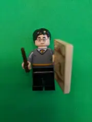 LEGO 'HARRY POTTER' MINIFIG- FROM SET #40419- W/WAND, EXCLUSIVE MAP & BOOK CASE