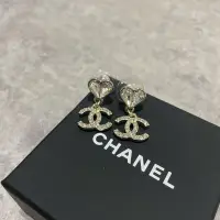 在飛比找Yahoo!奇摩拍賣優惠-Chanel logo鑽愛心垂式耳環 耳針式 鑲鑽 淡金色 