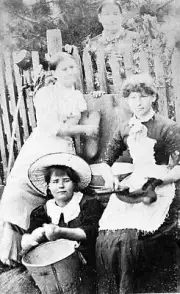 Madam Strachan & her Three Maids Creswick Victoria 1890 Australia OLD PHOTO