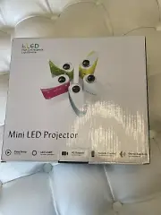 Rigal Mini Projector RD 802 LED 50 Lumens Beamer For TV Movie Video Home Cinema