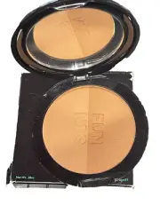 Vincent Longo Duo Blush in Shade of Golden Glow-Bronzer & Blush -Boxed