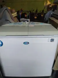 在飛比找Yahoo!奇摩拍賣優惠-三洋9公斤 雙槽洗衣機 不銹鋼外殼