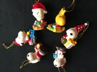 在飛比找Yahoo!奇摩拍賣優惠-《聖誕裝飾》全新Snoopy 史努比聖誕玩偶掛飾/史努比聖誕