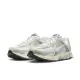 【NIKE 耐吉】休閒鞋 男鞋 運動鞋 ZOOM VOMERO 5 灰 HF0731-007