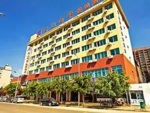 雲上四季連鎖酒店(昆明火車站民航路店)Fairyland Hotel (Kunming Convention and Exhibition Center Minhang Road)