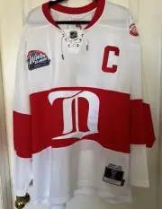 Mitchell & Ness Mens M Nicklas Lidstrom Detroit Red Wings Winter Classic Jersey