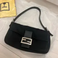 在飛比找PopChill優惠-[二手] Fendi vintage 黑色法棍包