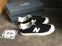 在飛比找Yahoo!奇摩拍賣優惠-慶豐體育?NEW BALANCE 黑白 米白沙皮狗 奶油底 