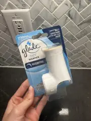 NEW Glade Scented Oil Warmer Air Freshener Plug In