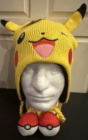 Pokémon Pikachu Bioworld Toboggan Beanie Hat With Pokeball Tassels