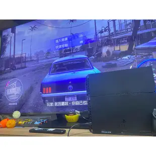 「二手」PS4 500GB 1007A型附上直立式腳架 下單前先詢問商品是否還在，感恩