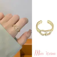 在飛比找momo購物網優惠-【MISS KOREA】韓國設計微鑲美鑽珍珠CD英文字樣時尚