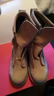 BATES, BOOTS COLD WEATHER GORETEX, DESERT TAN, SIZE 5 - WIDE, NEW.