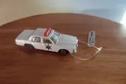 Ertl/Tomy Replica 1980 Pontiac Bonneville White Police Car Red Lights New Cond.