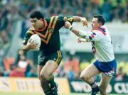 Australia captain Mal Meninga breaks away from Garry Schofield of - Old Photo