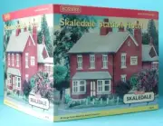 HORNBY R8528 SKALEDALE STATION HOTEL NEW BOXED ORIGINAL SAMPLE BOX A BIT FADED